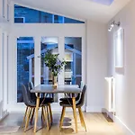 The Modern Classic - Contemporary & Elegant 3Bdr Home